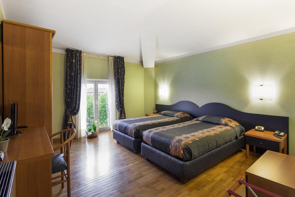 Hotel Gambara Chambre photo