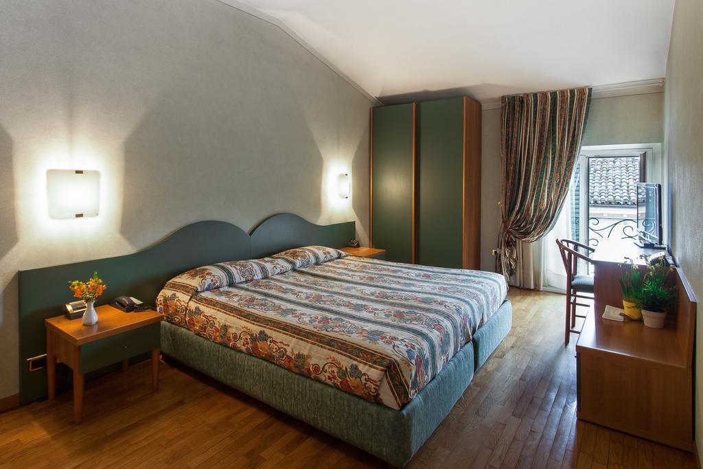 Hotel Gambara Chambre photo