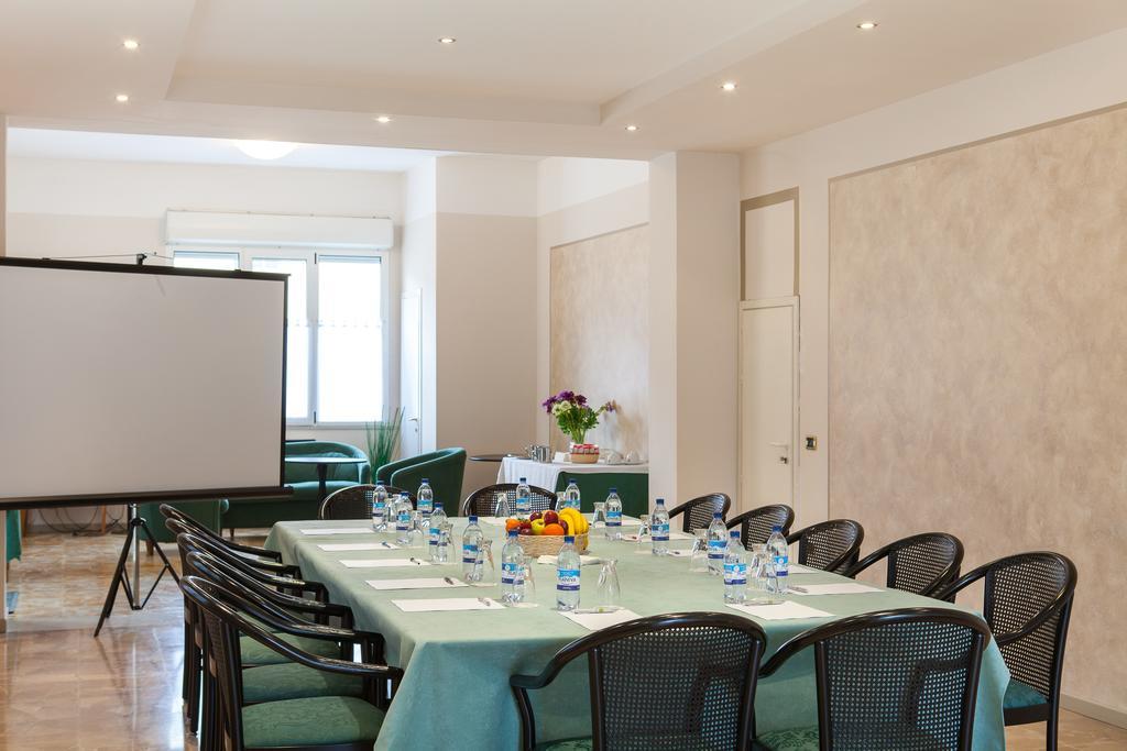 Hotel Gambara Extérieur photo