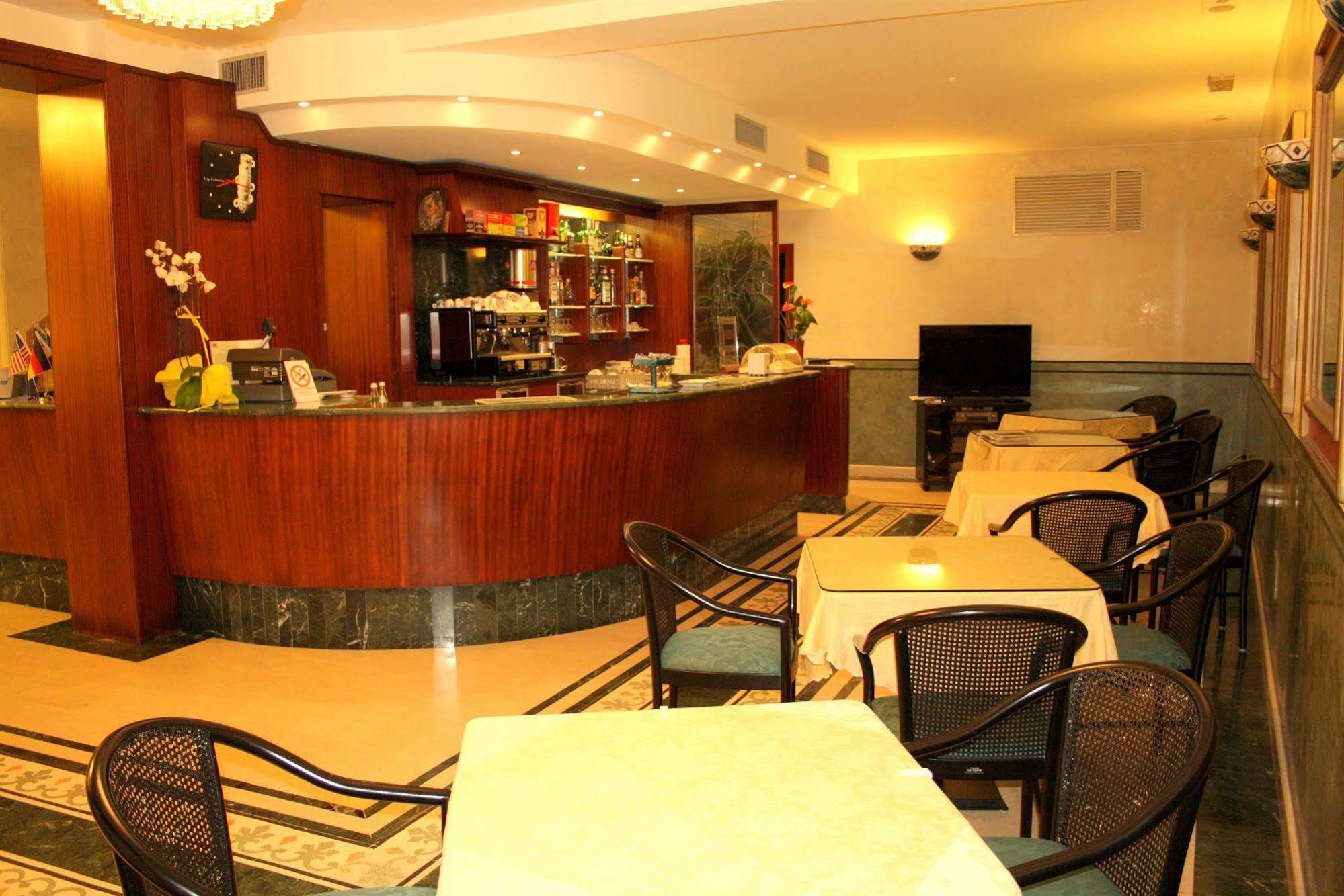 Hotel Gambara Extérieur photo