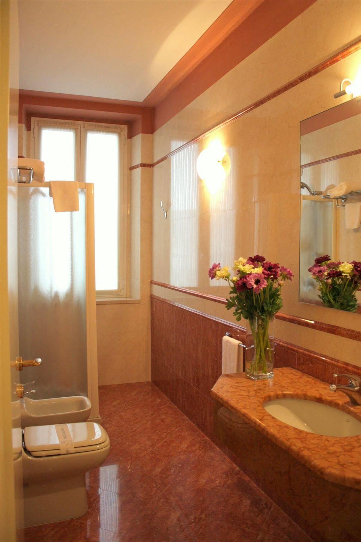 Hotel Gambara Extérieur photo