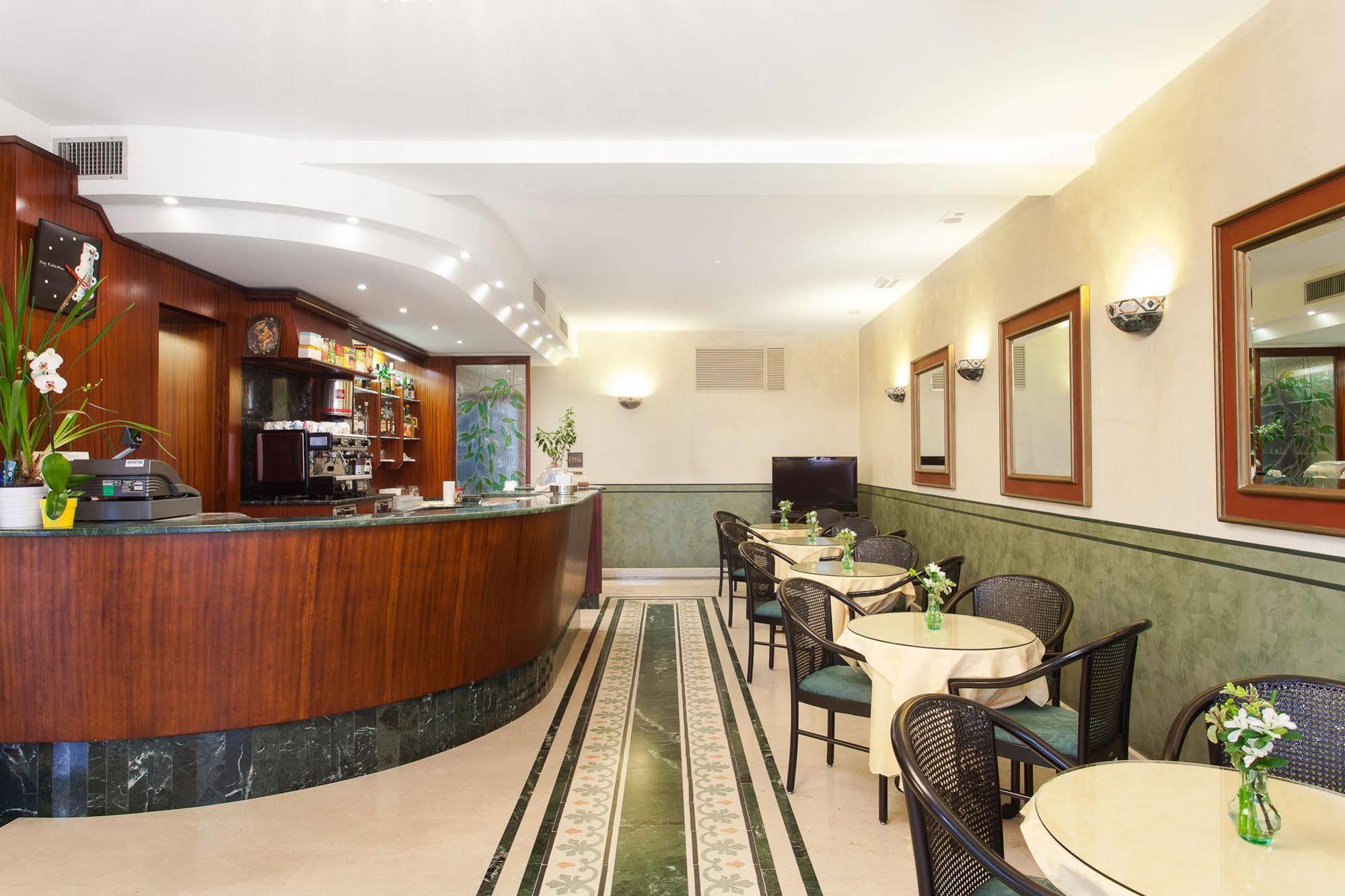 Hotel Gambara Extérieur photo